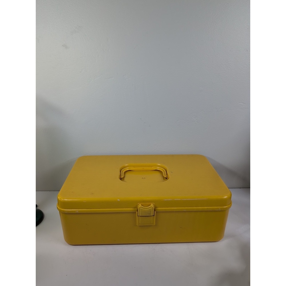 VTG WILSON Wil-Hold Plastic Yellow Sewing Thread Storage Box Removable Tray